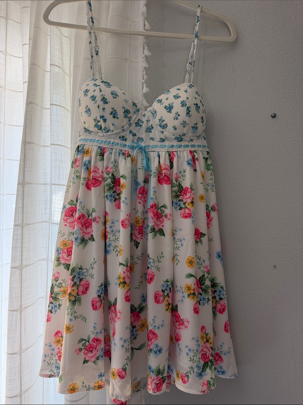Floral Lace-Trim Chemise Nightdress in White with Pink & Blue Flowers